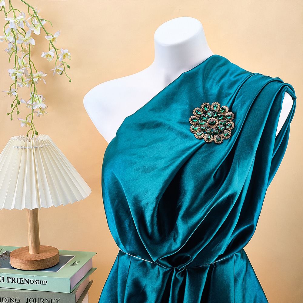 Aplique de latón con diamantes - Sew On Rhinestone reseña y precio